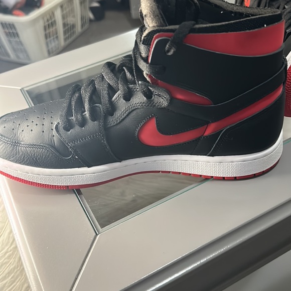 AIR JORDAN 1’S CMFT WOMANS SIZE 10 - Picture 11 of 13